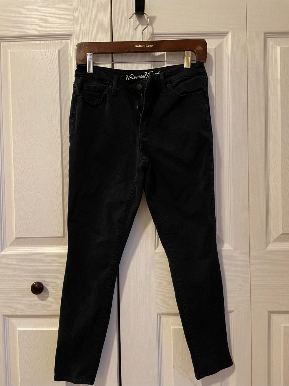 Universal Thread Black Skinny Jeans - Women's Slim Fit